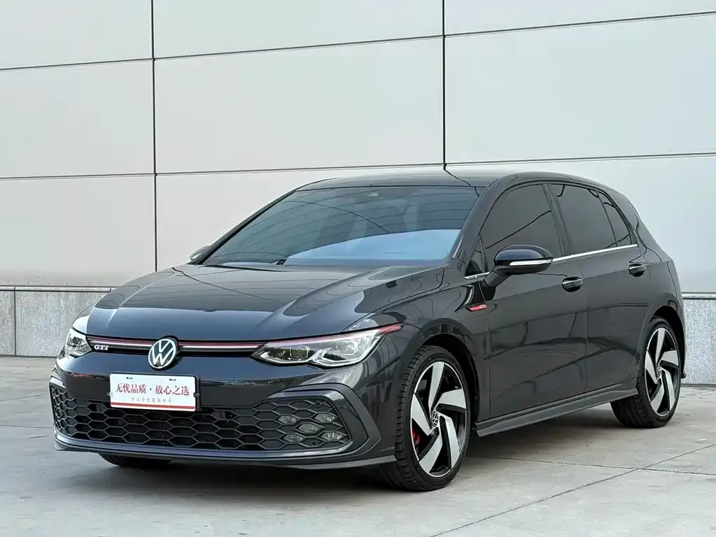 Volkswagen Golf GTI — фото 1