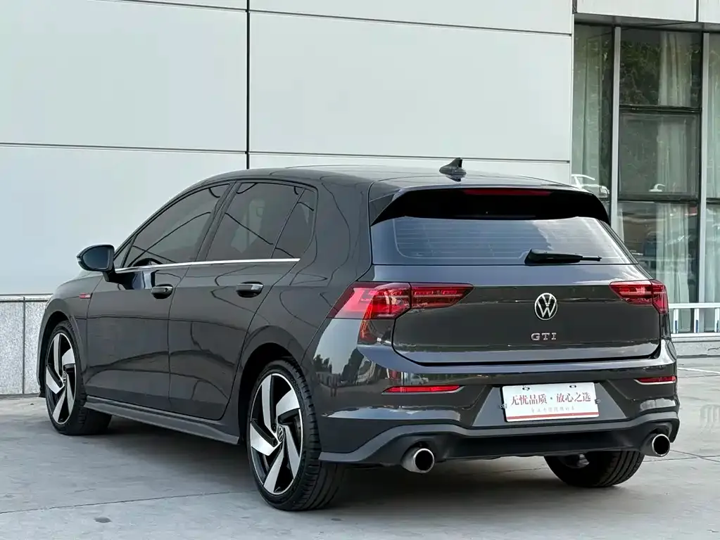 Volkswagen Golf GTI — фото 5
