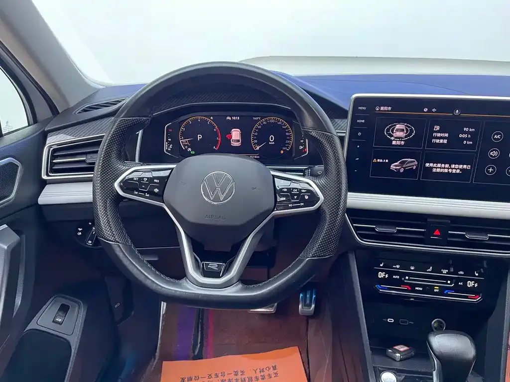 Volkswagen Tiguan L — фото 10