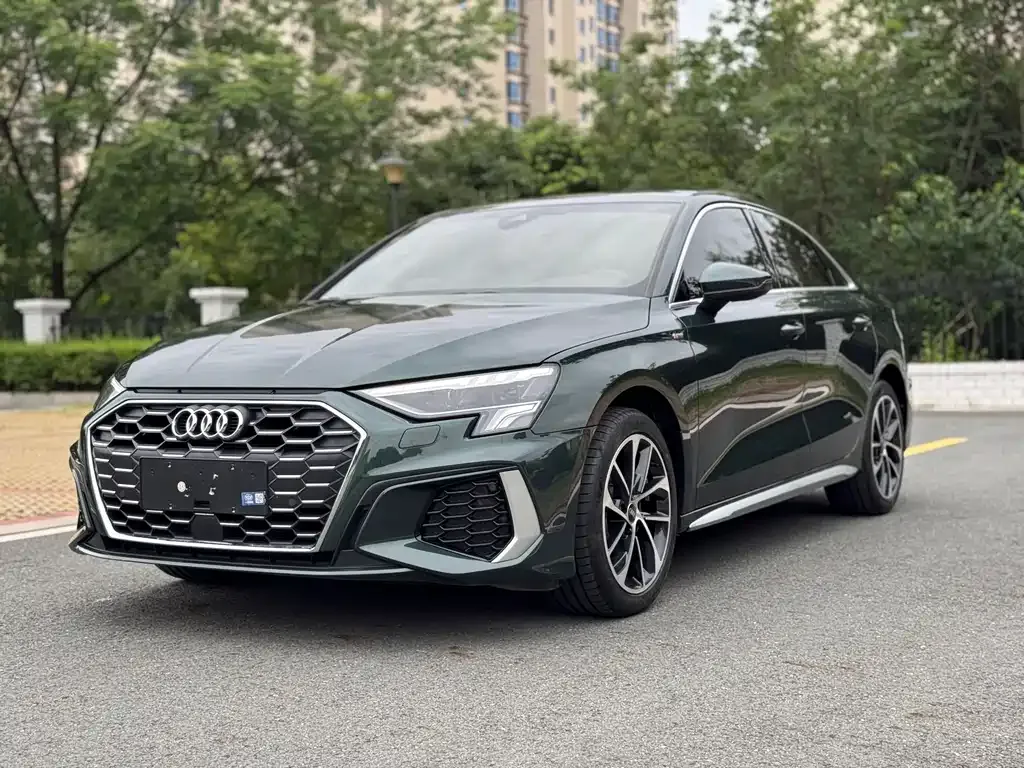 Audi A3 — фото 1