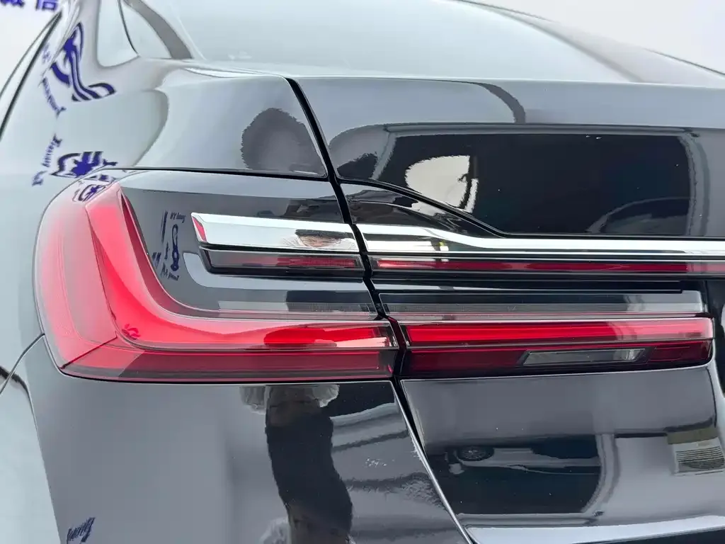 BMW 7 Series — фото 10