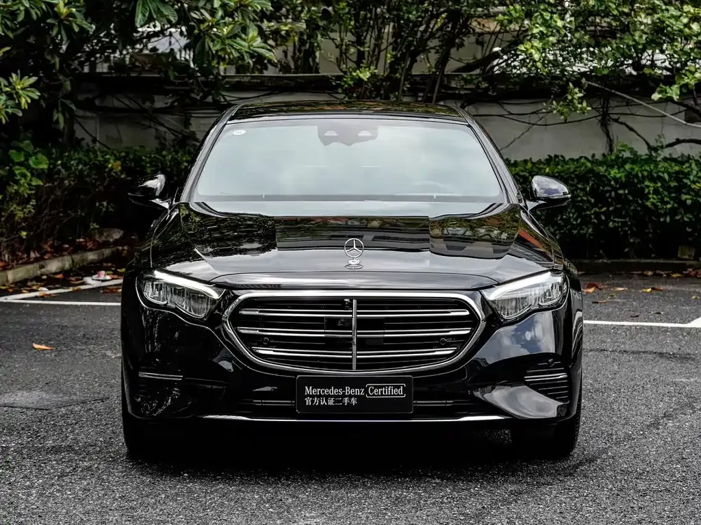Mercedes-Benz E-Class — фото 2