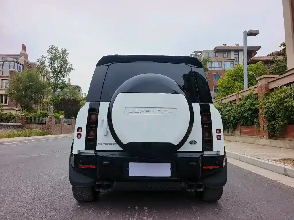 Land Rover Defender — фото 10