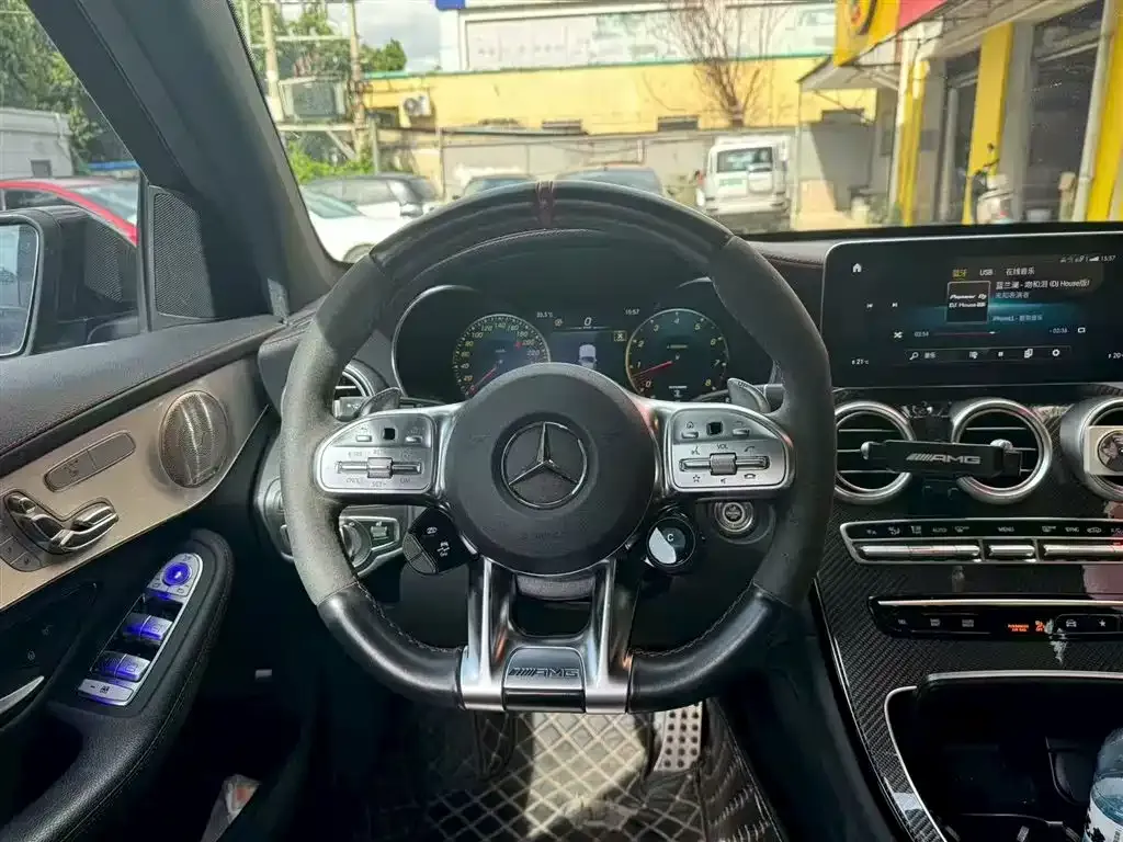 Mercedes-Benz GLC AMG — фото 6