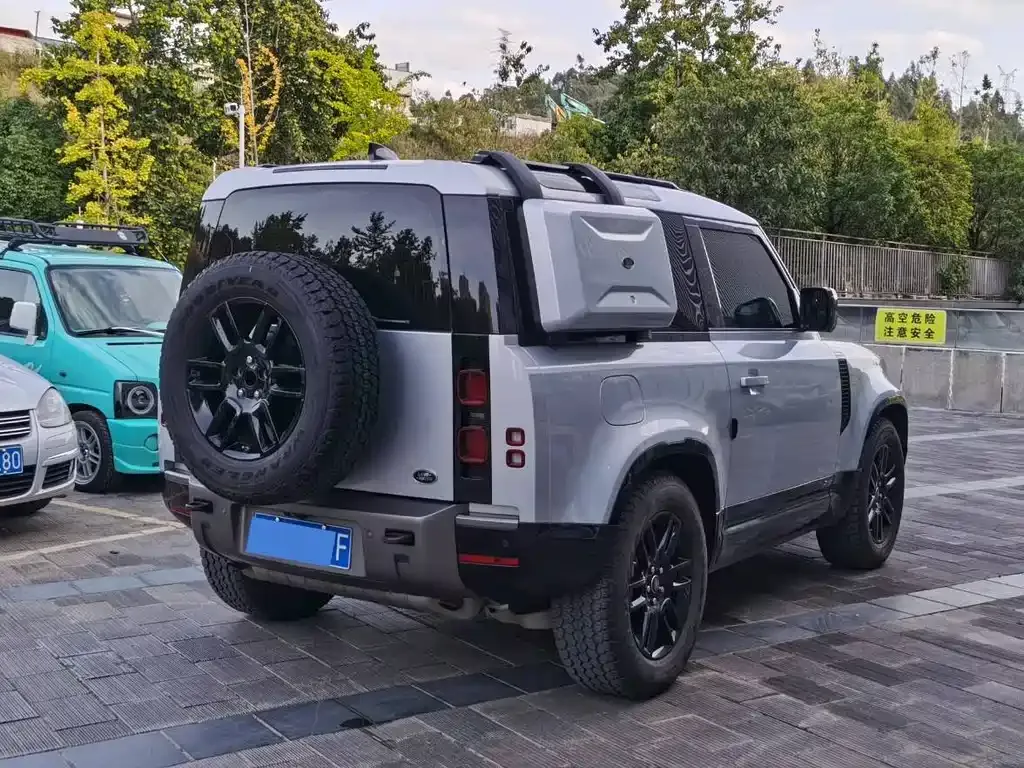 Land Rover Defender — фото 4