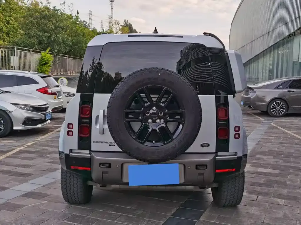 Land Rover Defender — фото 5
