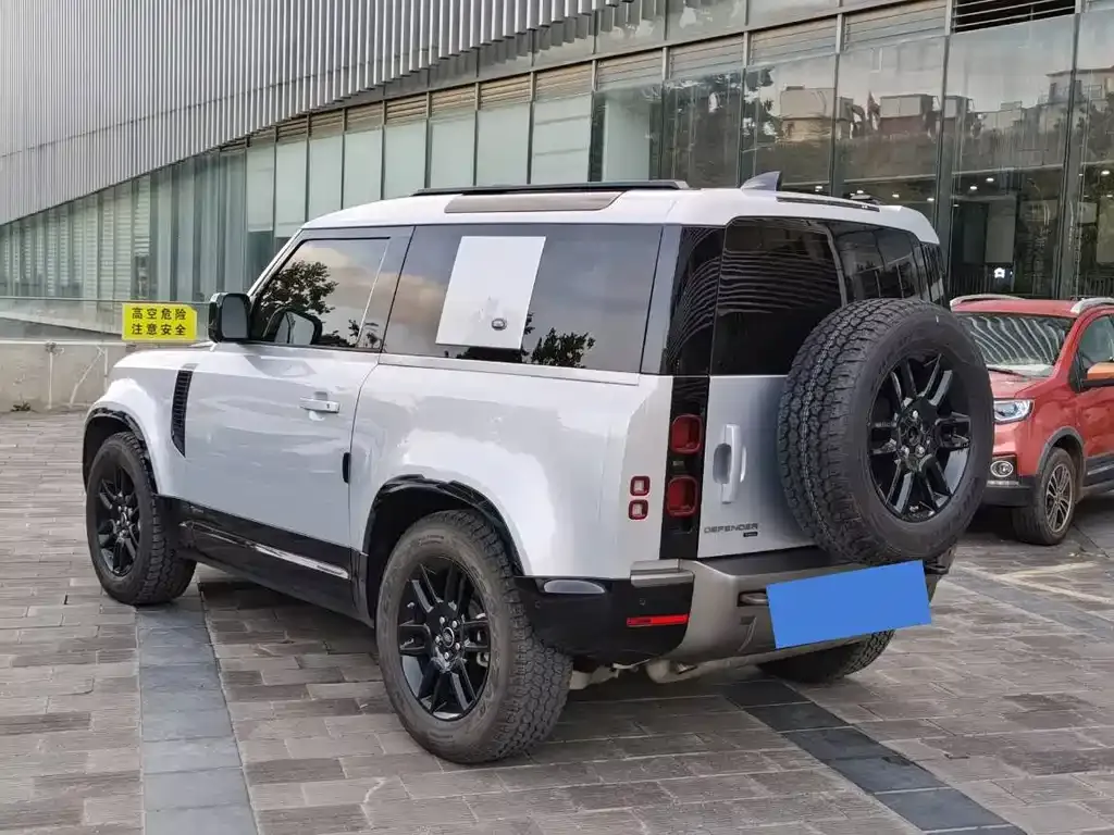 Land Rover Defender — фото 6