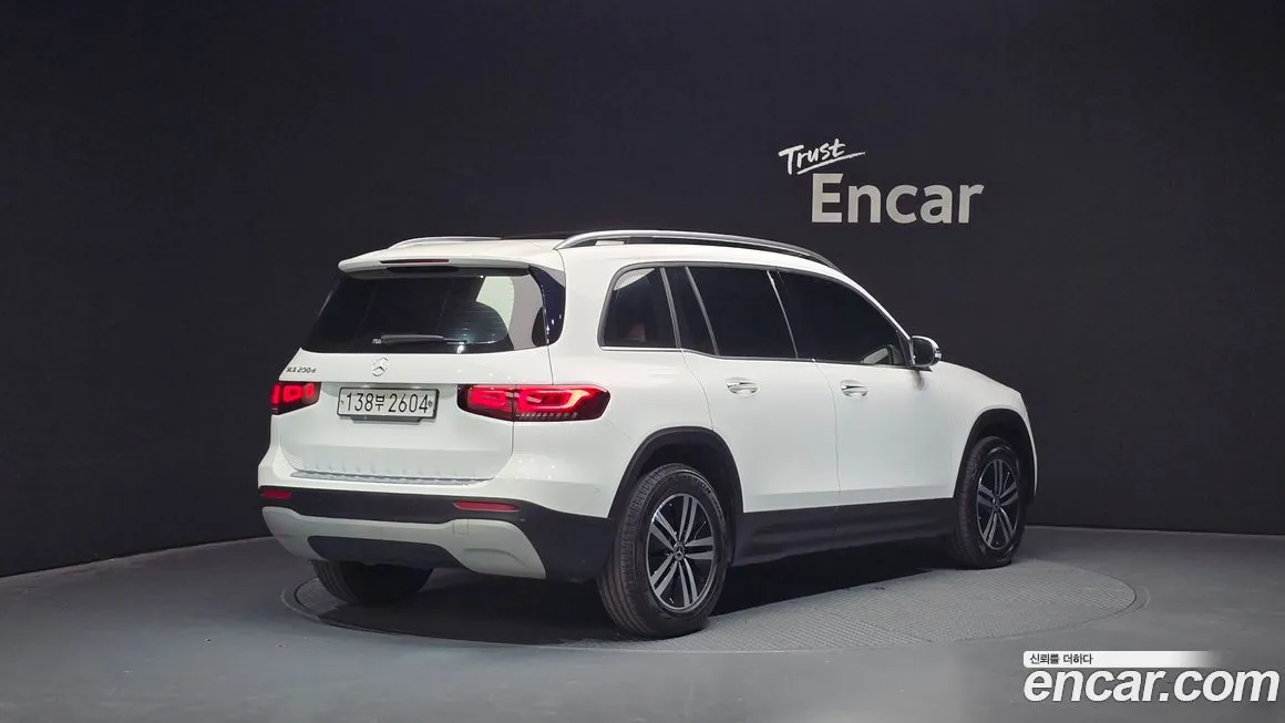 Mercedes-Benz GLB-Class — фото 2