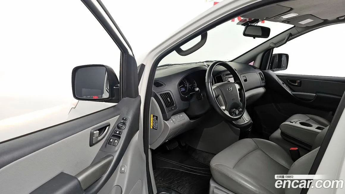 Hyundai Starex — фото 10