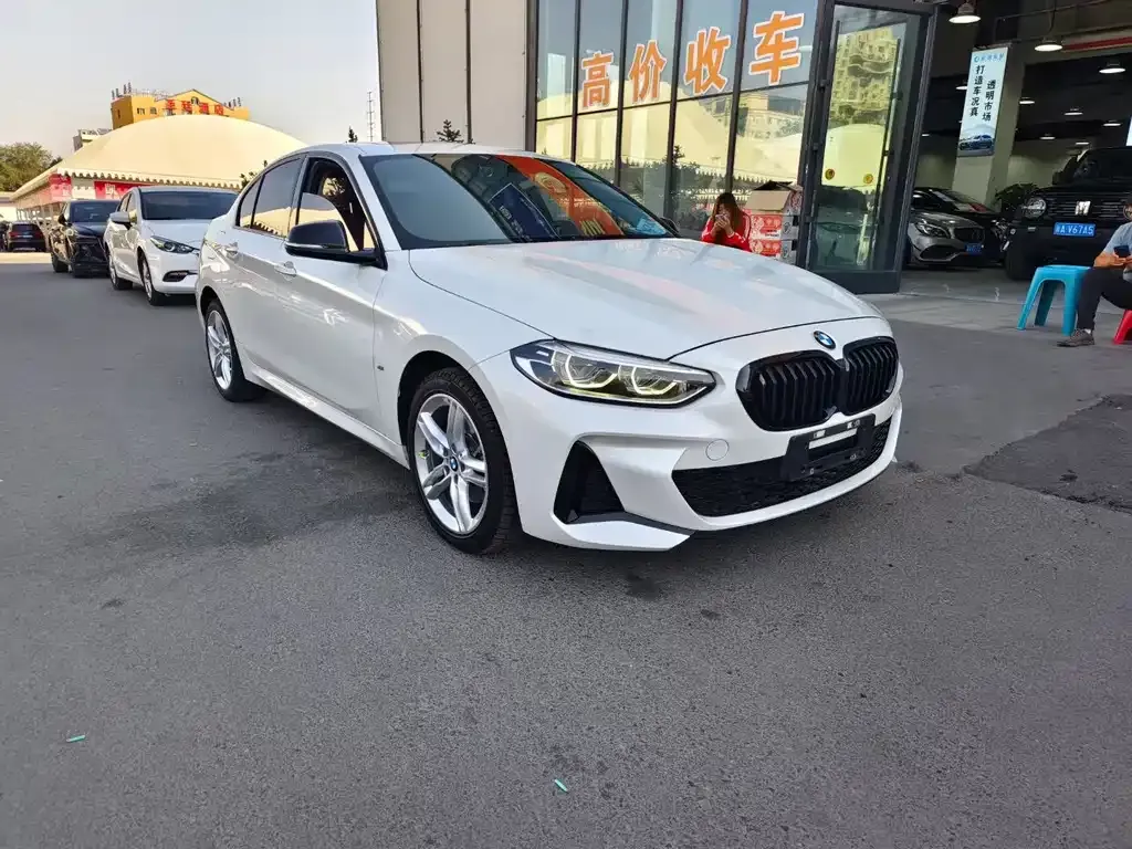 BMW 1 Series — фото 1