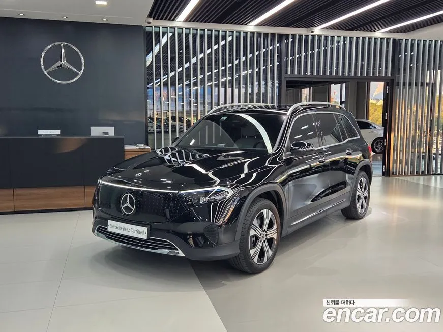 Mercedes-Benz EQB — фото 1