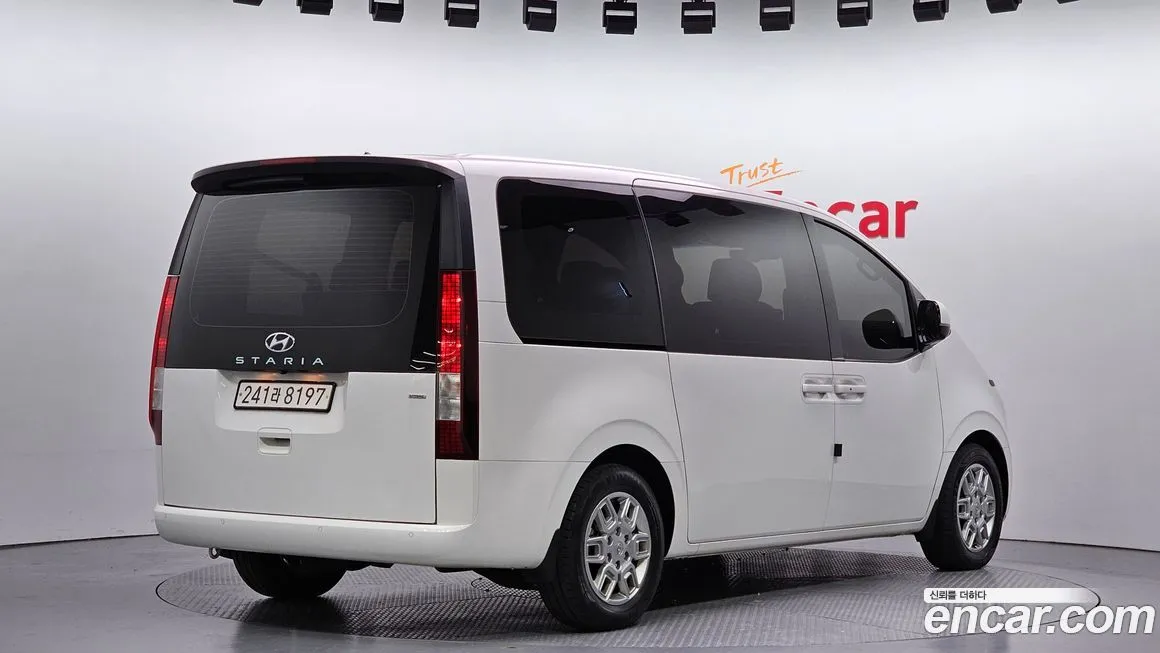 Hyundai Staria — фото 2