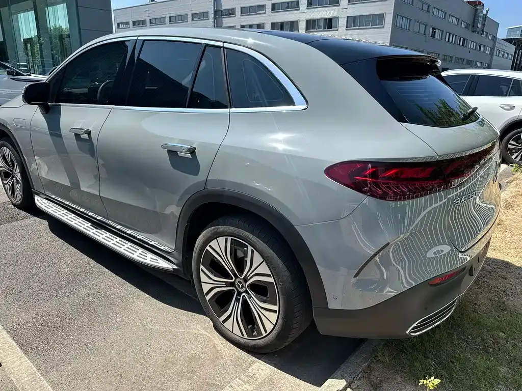 Mercedes-Benz EQE SUV — фото 5