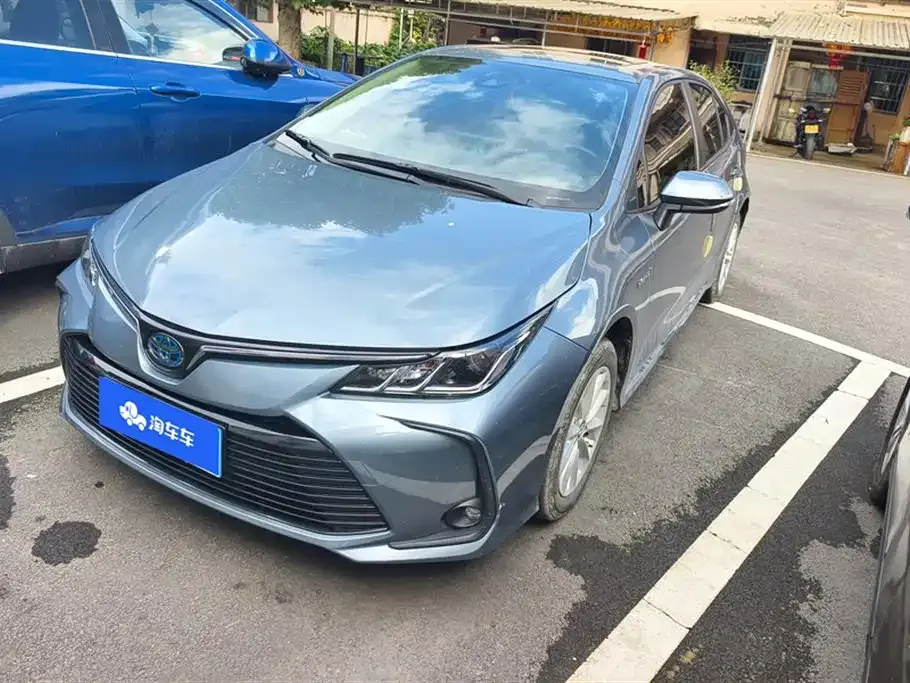 Toyota Corolla — фото 1
