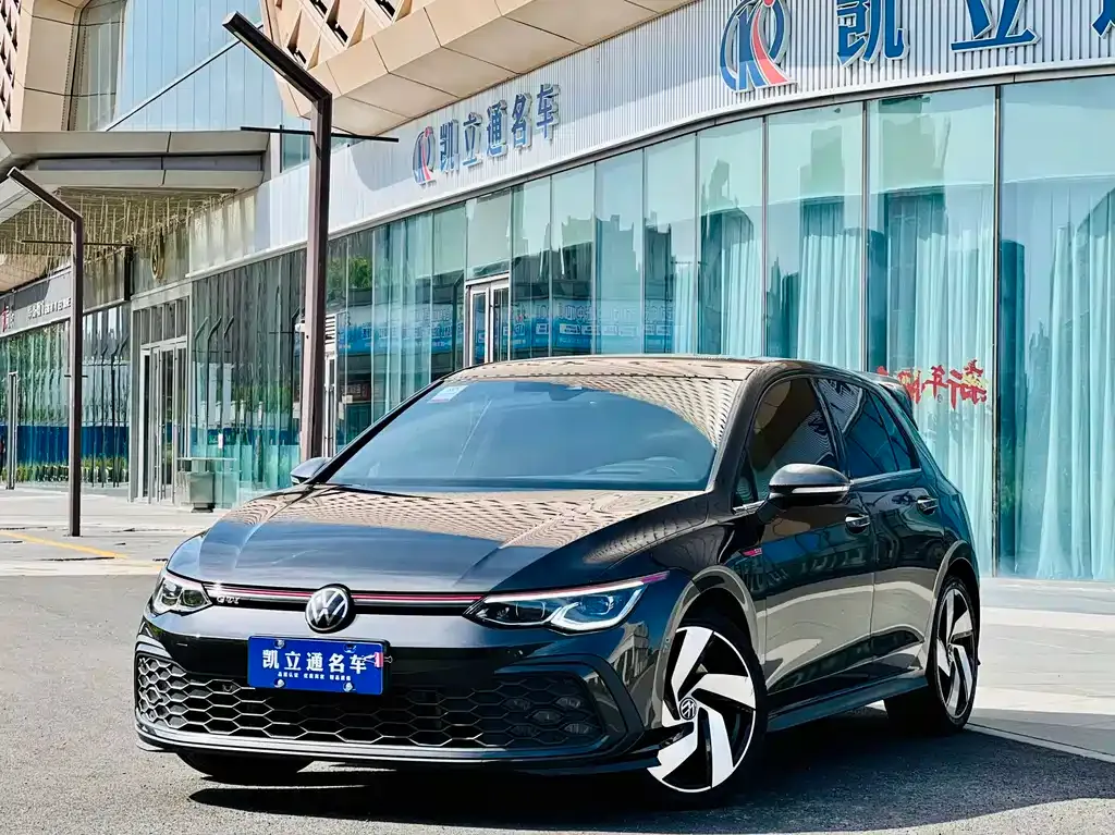 Volkswagen Golf GTI — фото 1