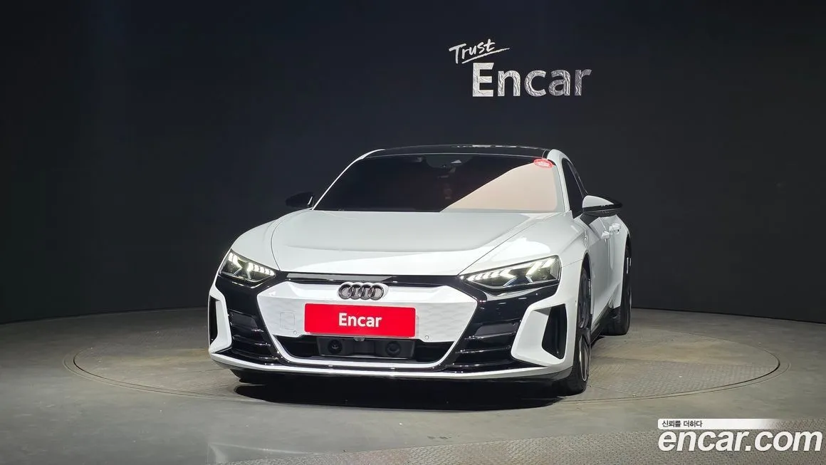 Audi e-tron GT — фото 3