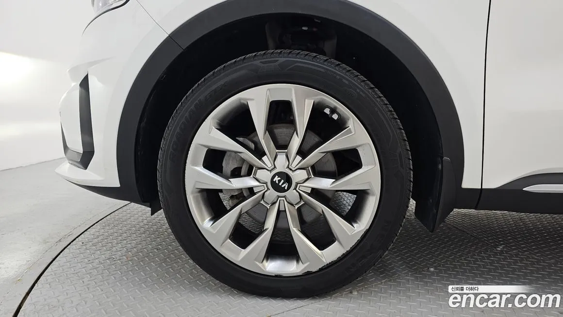 Kia Sorento — фото 5