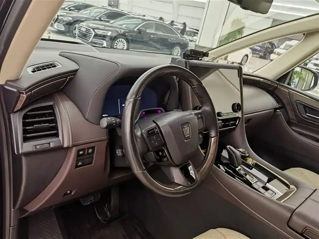 Toyota Vellfire — фото 10