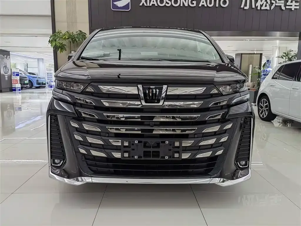 Toyota Vellfire — фото 2