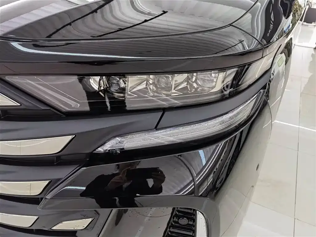 Toyota Vellfire — фото 5