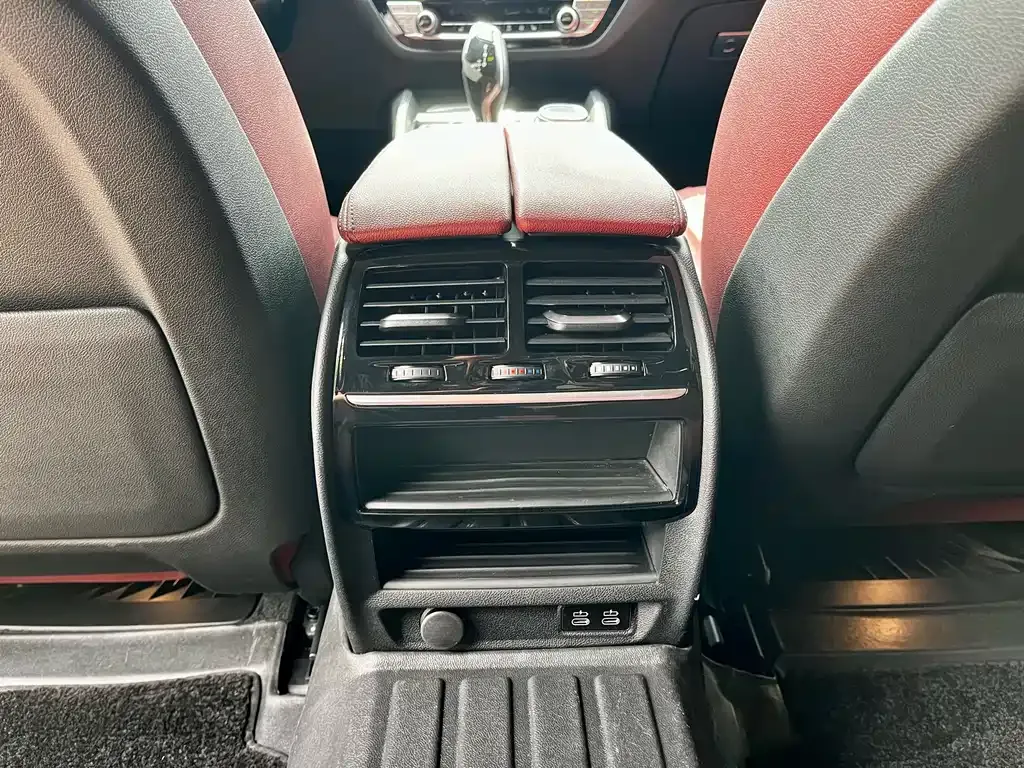 BMW 5 Series New Energy — фото 10