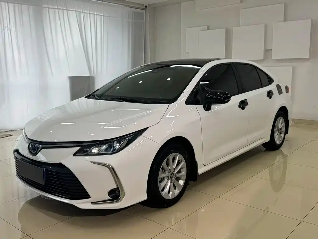 Toyota Corolla — фото 1