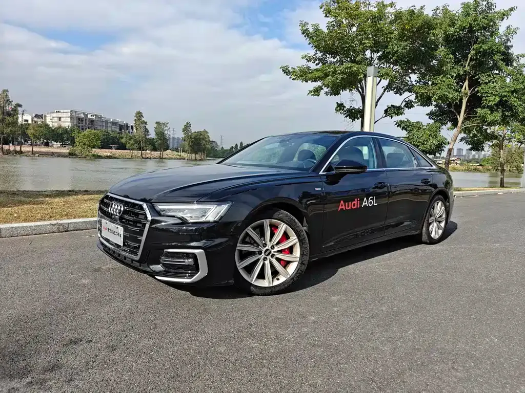Audi A6L — фото 1