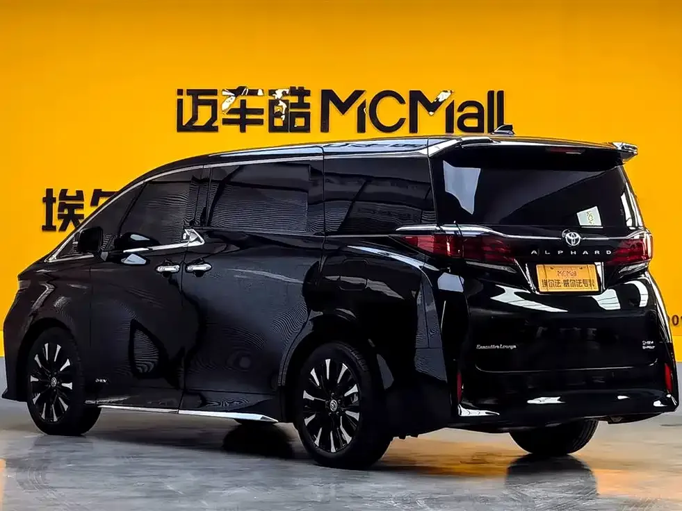 Toyota Alphard — фото 6