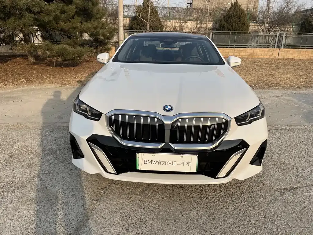 BMW i5 — фото 2