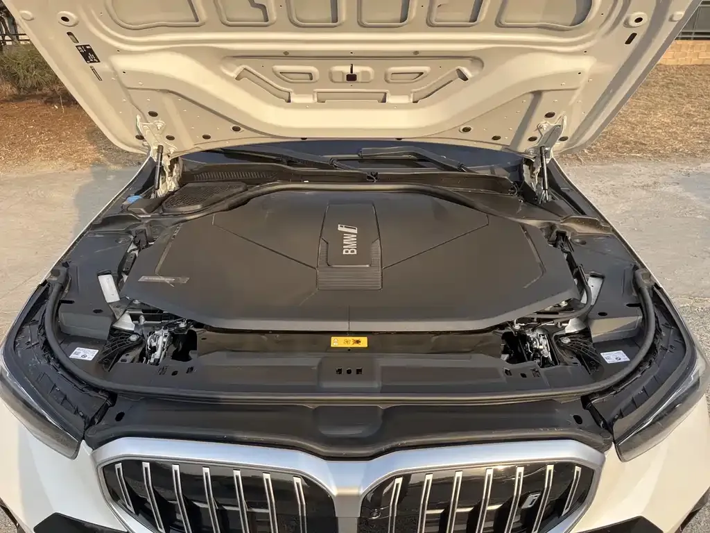 BMW i5 — фото 6