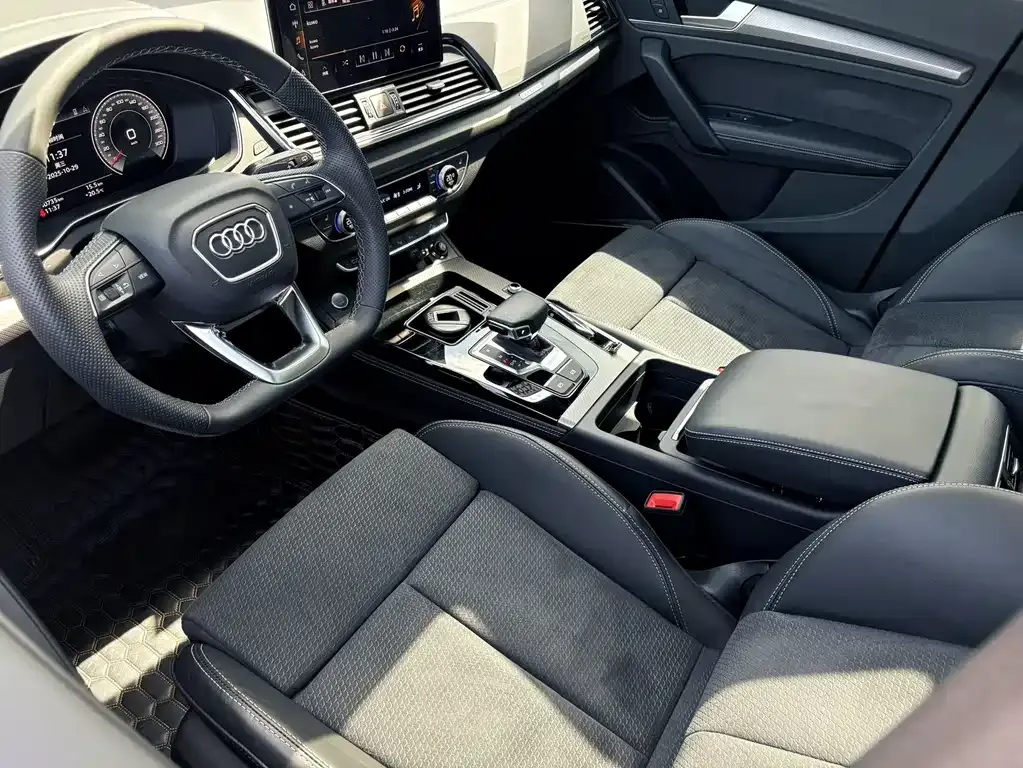 Audi Q5L Sportback — фото 10