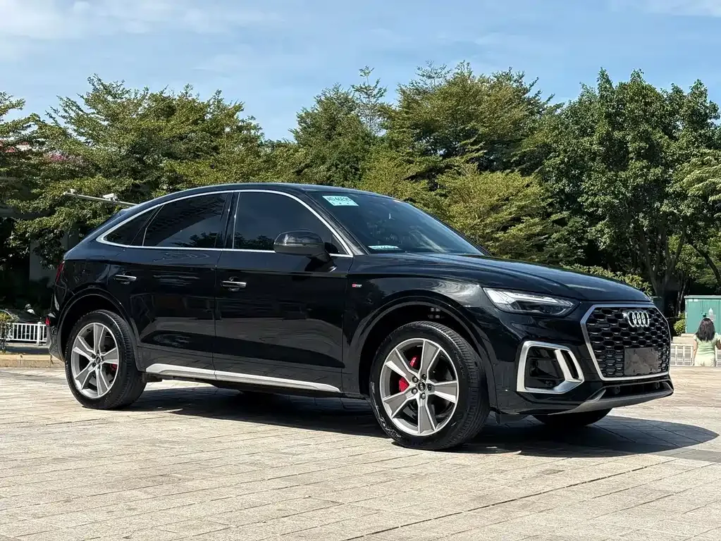 Audi Q5L Sportback — фото 3
