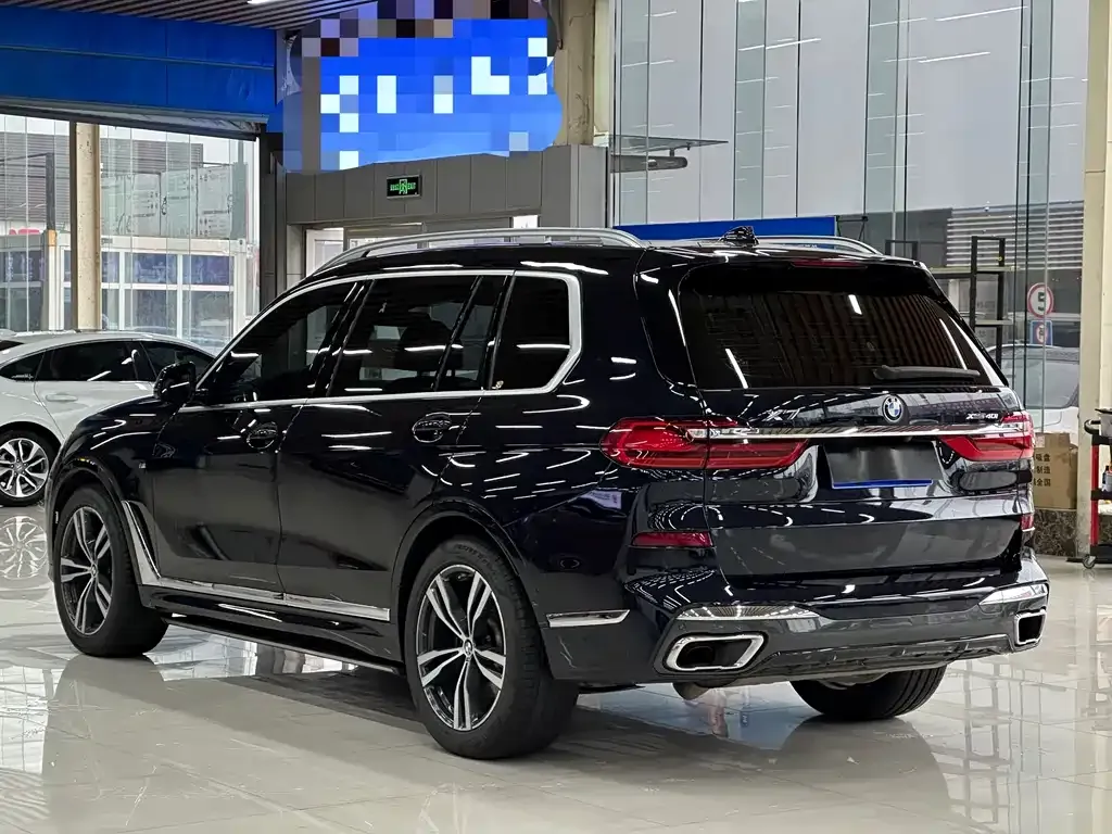 BMW X7 — фото 10