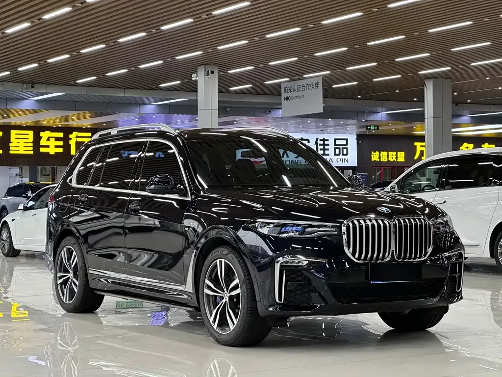 BMW X7 — фото 3