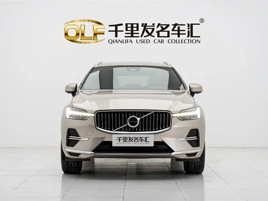 Volvo XC60 — фото 1