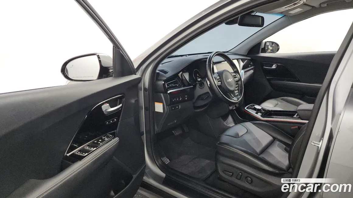 Kia Niro — фото 10