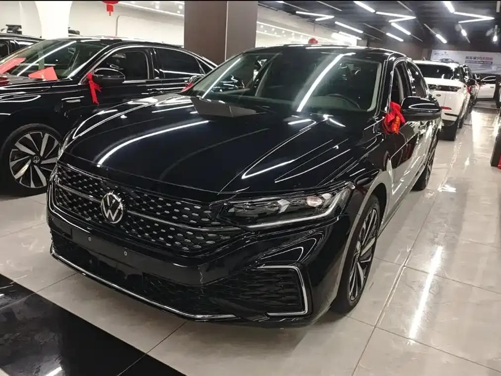 Volkswagen Passat — фото 1