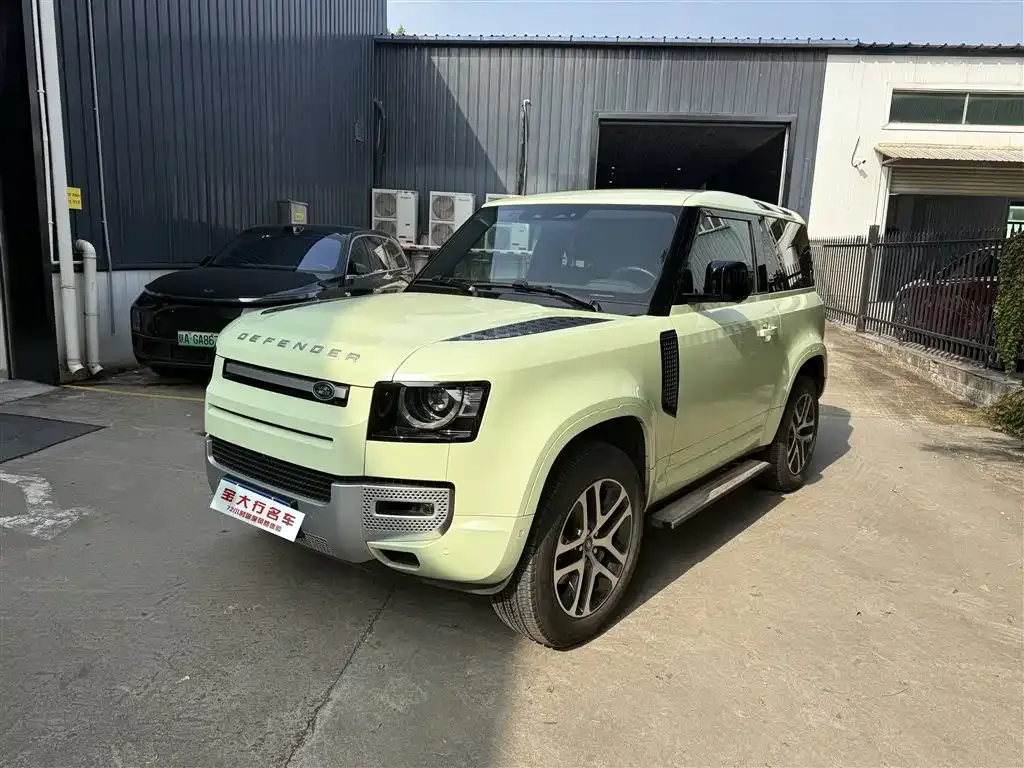 Land Rover Defender — фото 1