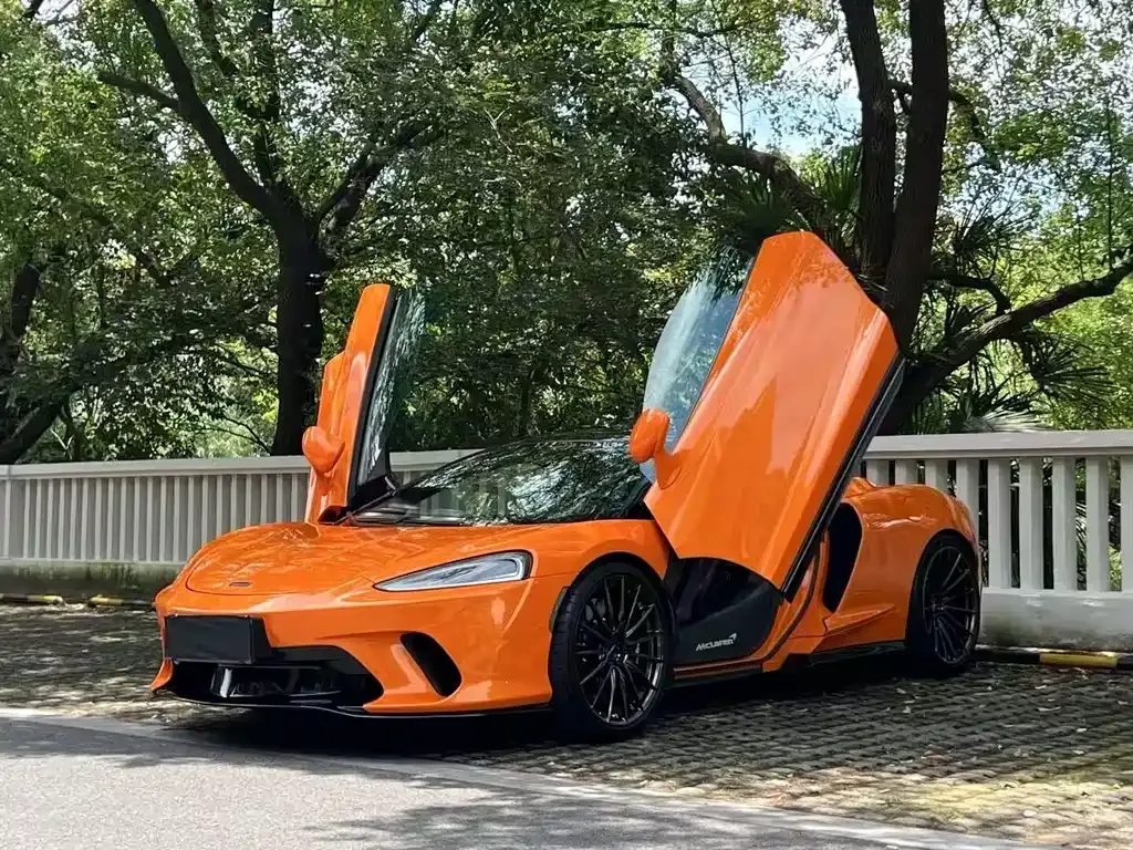 McLaren GT — фото 1