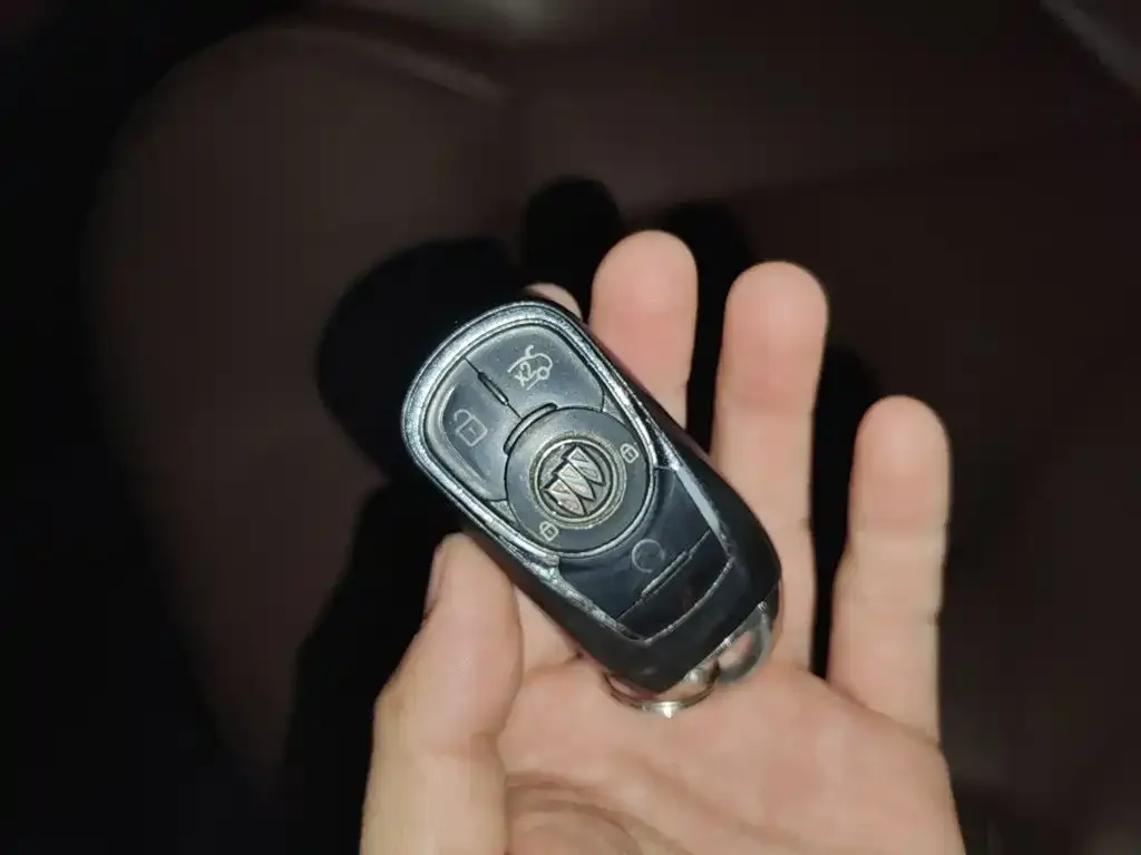 Buick Envision Plus — фото 9