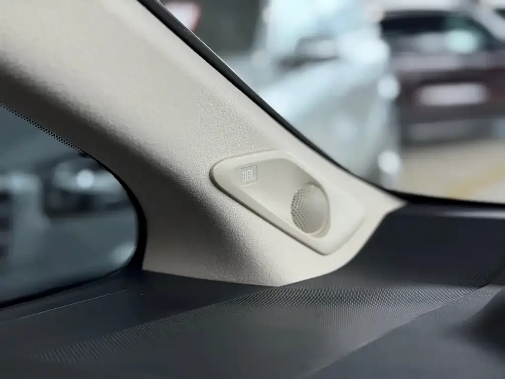 Toyota Alphard — фото 7
