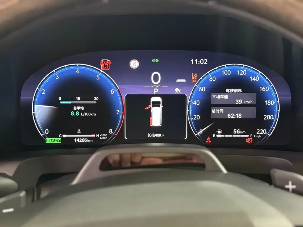 Toyota Alphard — фото 9