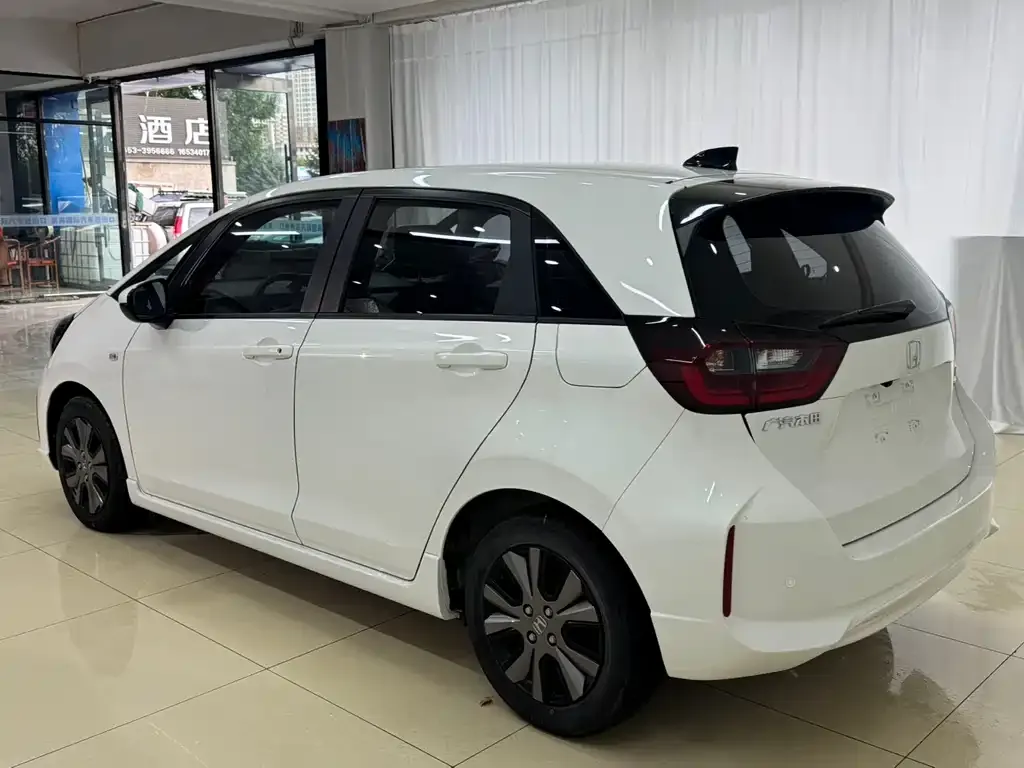 Honda Fit — фото 4