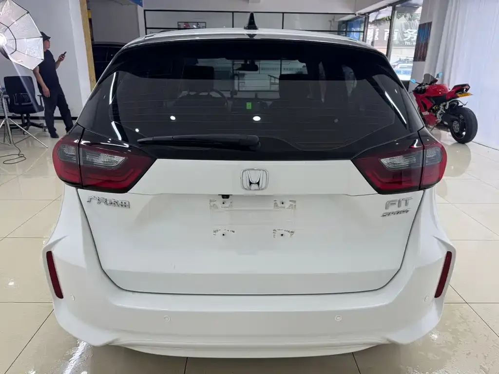 Honda Fit — фото 5