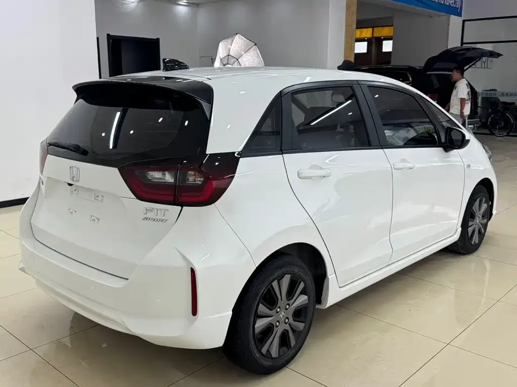 Honda Fit — фото 6