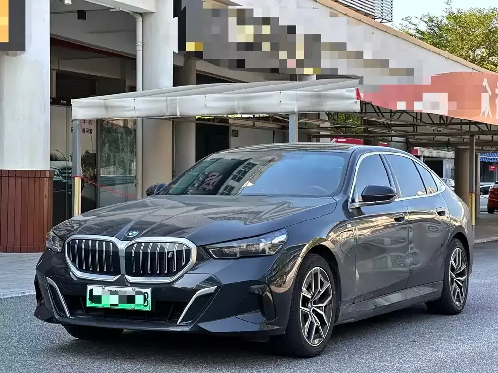BMW i5 — фото 1