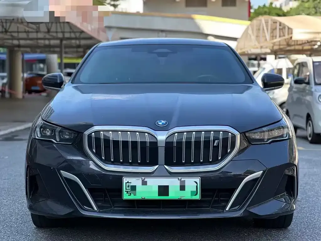 BMW i5 — фото 2