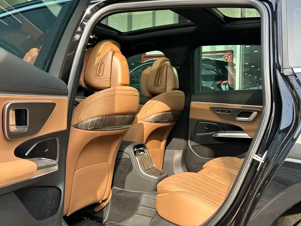 Mercedes-Benz E-Class — фото 10