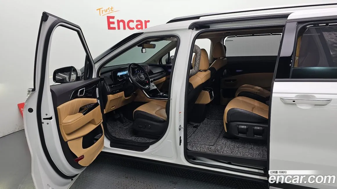 Kia Carnival — фото 10