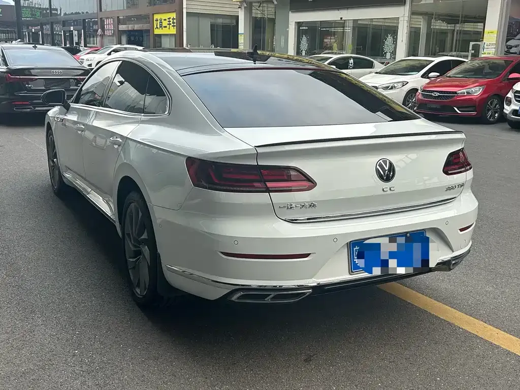 Volkswagen CC — фото 3
